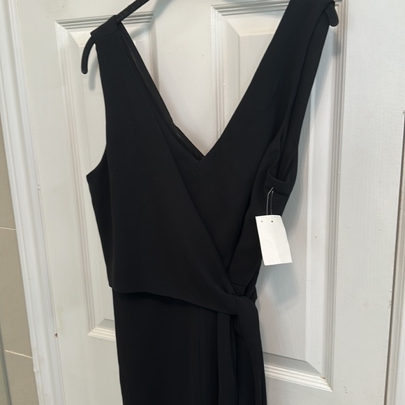 😍😍Black V neck wrap jumpsuit size ladies M - Picture 2 of 5